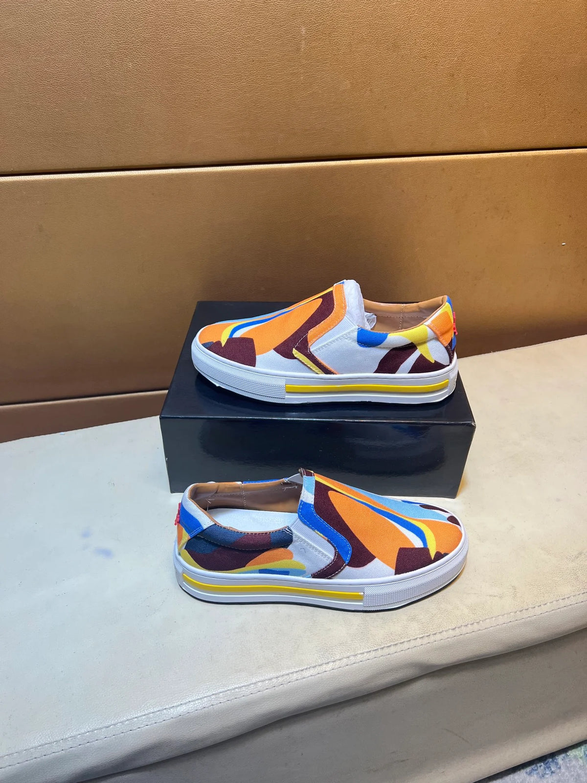 Modern style sports shoes