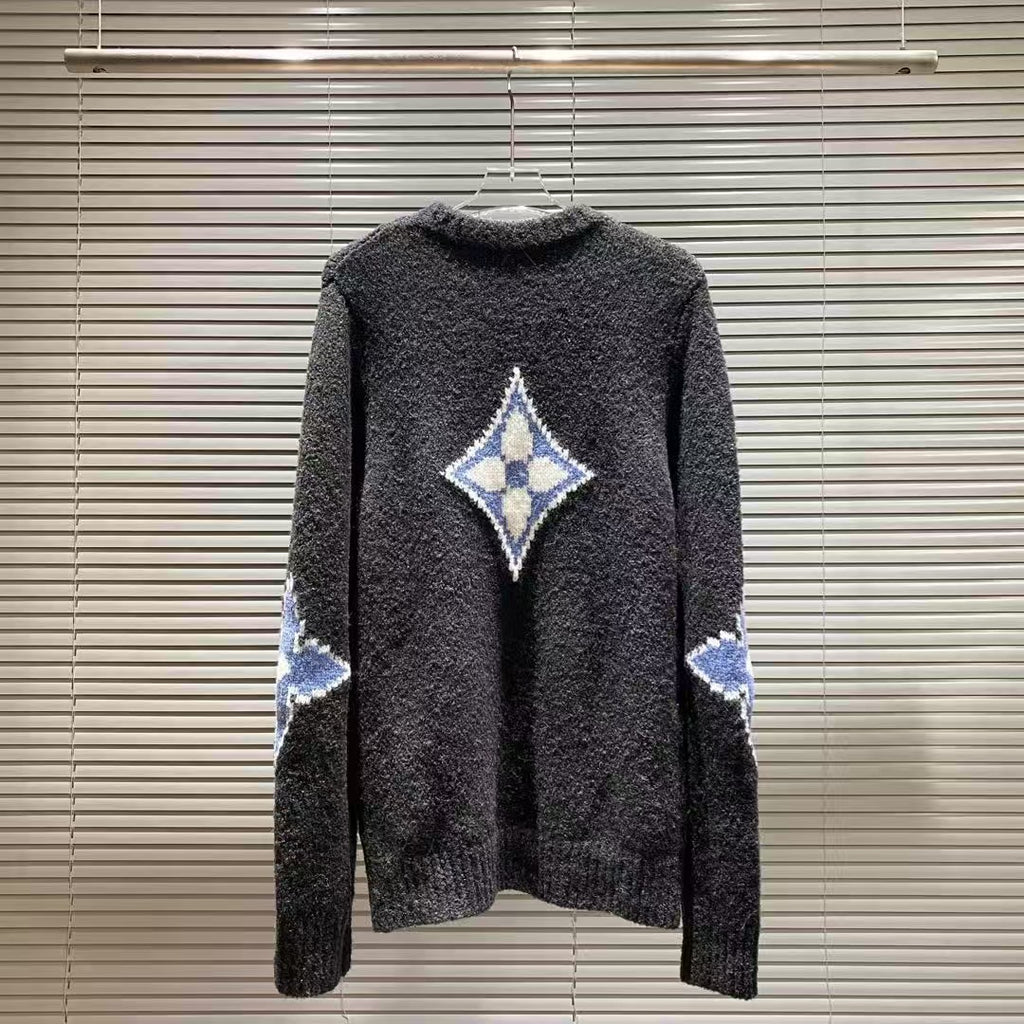 Four leaf clover jacquard round neck sweater