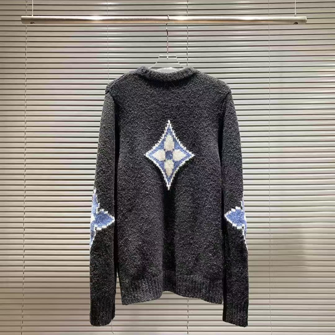 Four leaf clover jacquard round neck sweater