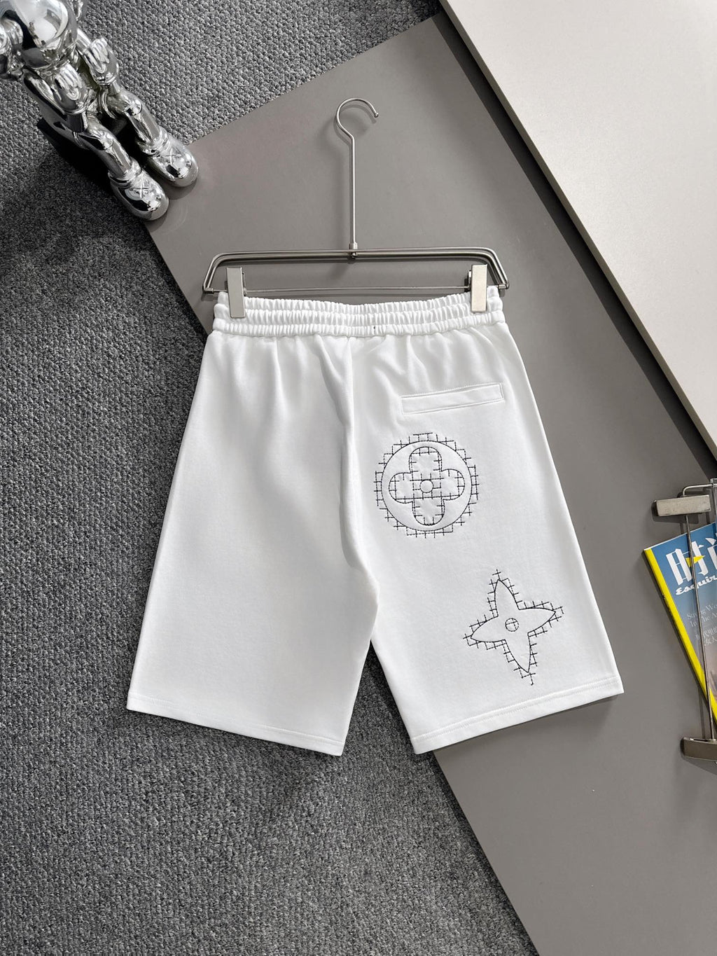 Essential casual shorts for daily commuting wear