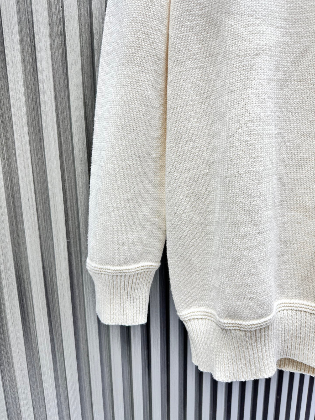 Small embroidery high neck pullover with half collar buckle knitted sweater