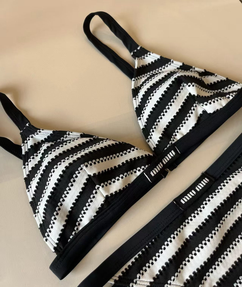 New striped split swimsuit