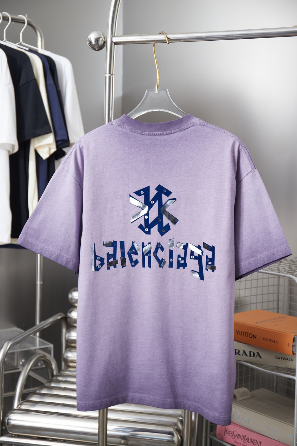 Letter rhinestone short sleeved shirt