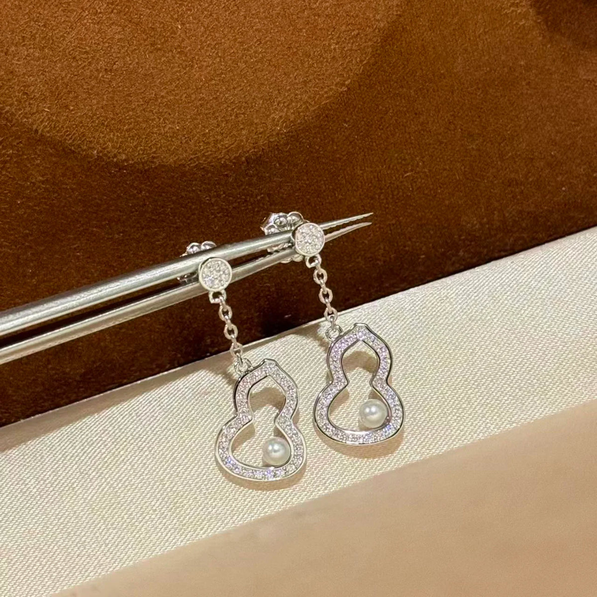 New gourd pearl tassel earrings