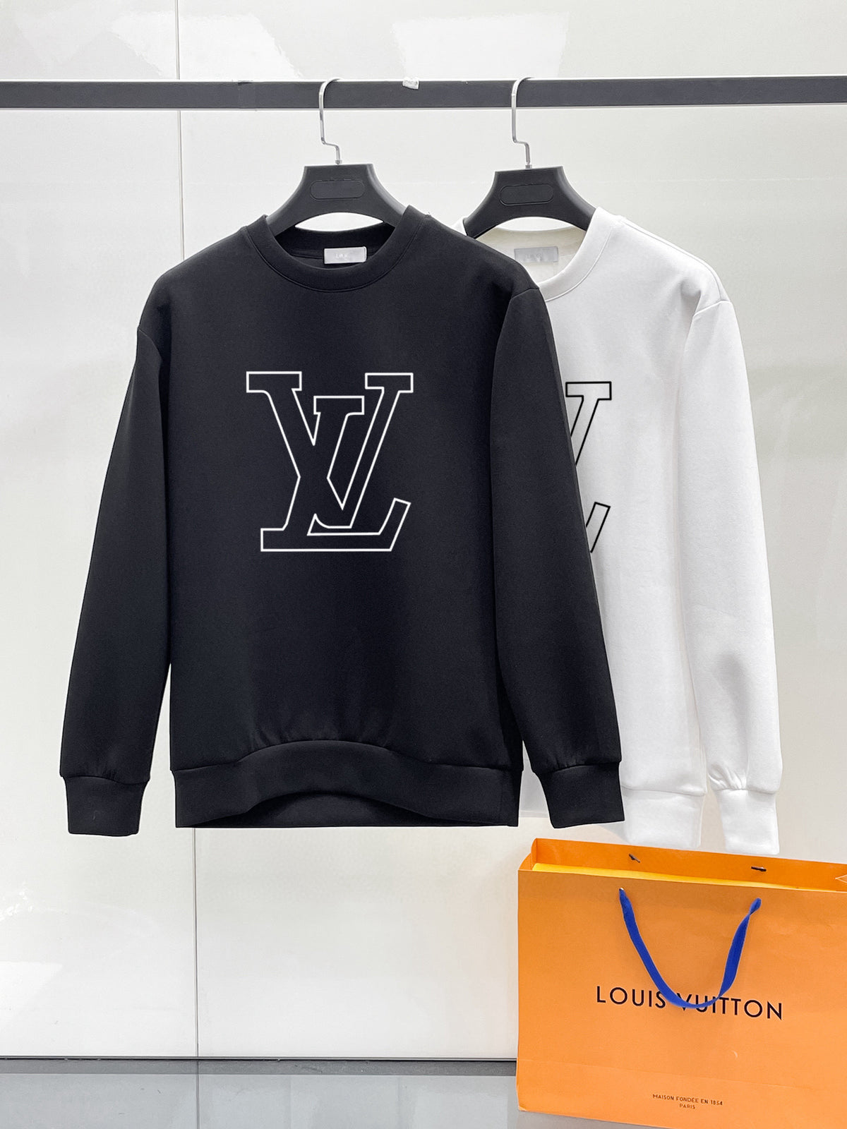 Latest long sleeved round neck sweatshirt 12