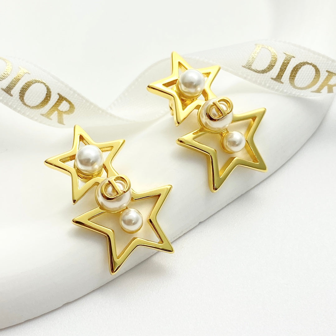 Hollow star pearl earrings