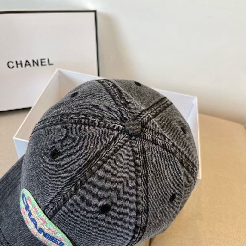 Explosive letter embroidered baseball cap