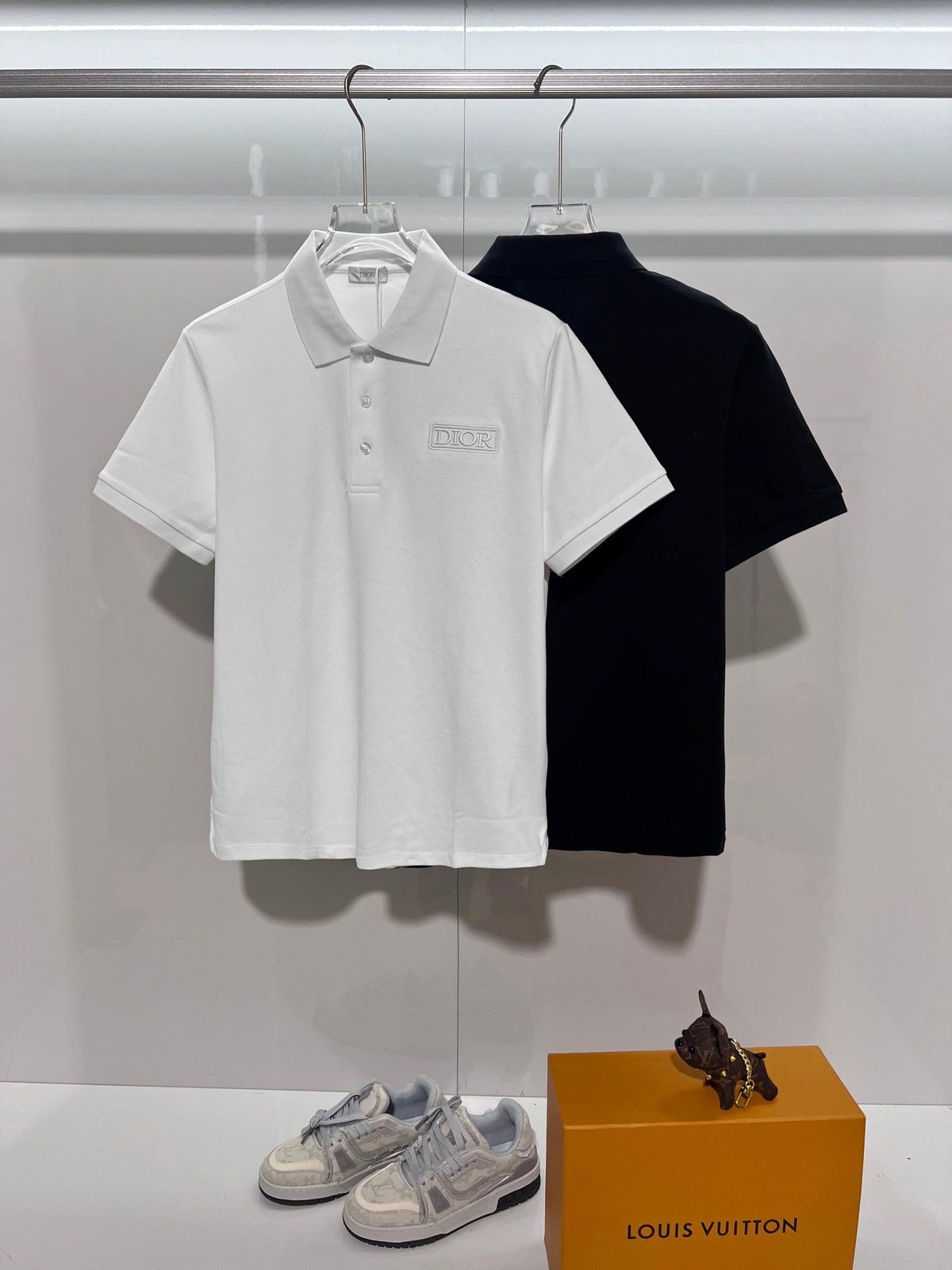 Solid color chest embroidered small letter polo shirt