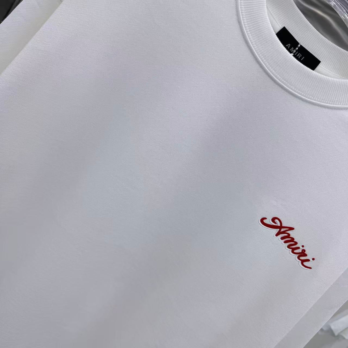 Round neck long sleeved sweatshirt