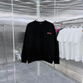 Round neck long sleeved sweatshirt