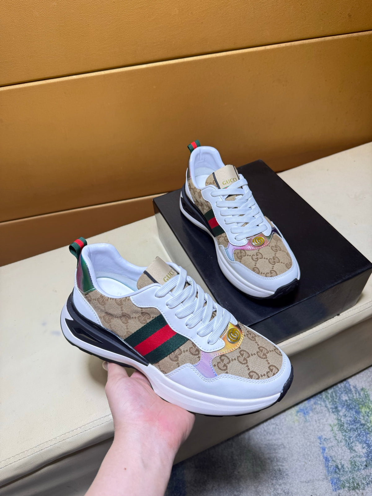 Unique modern style sports shoes
