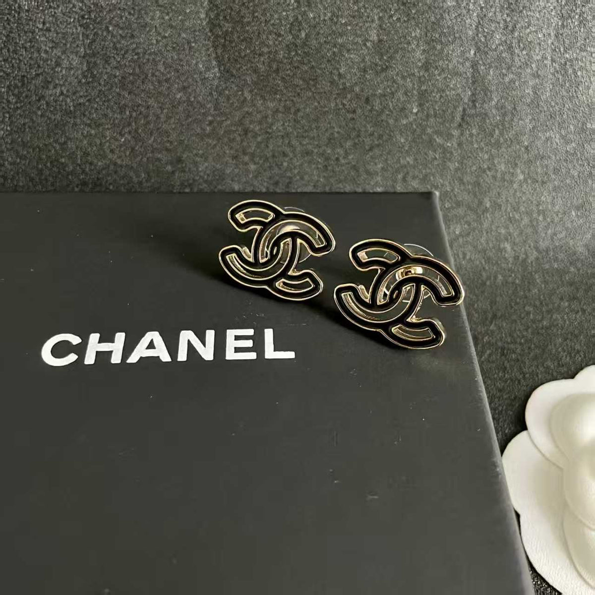 New hollowed out earrings