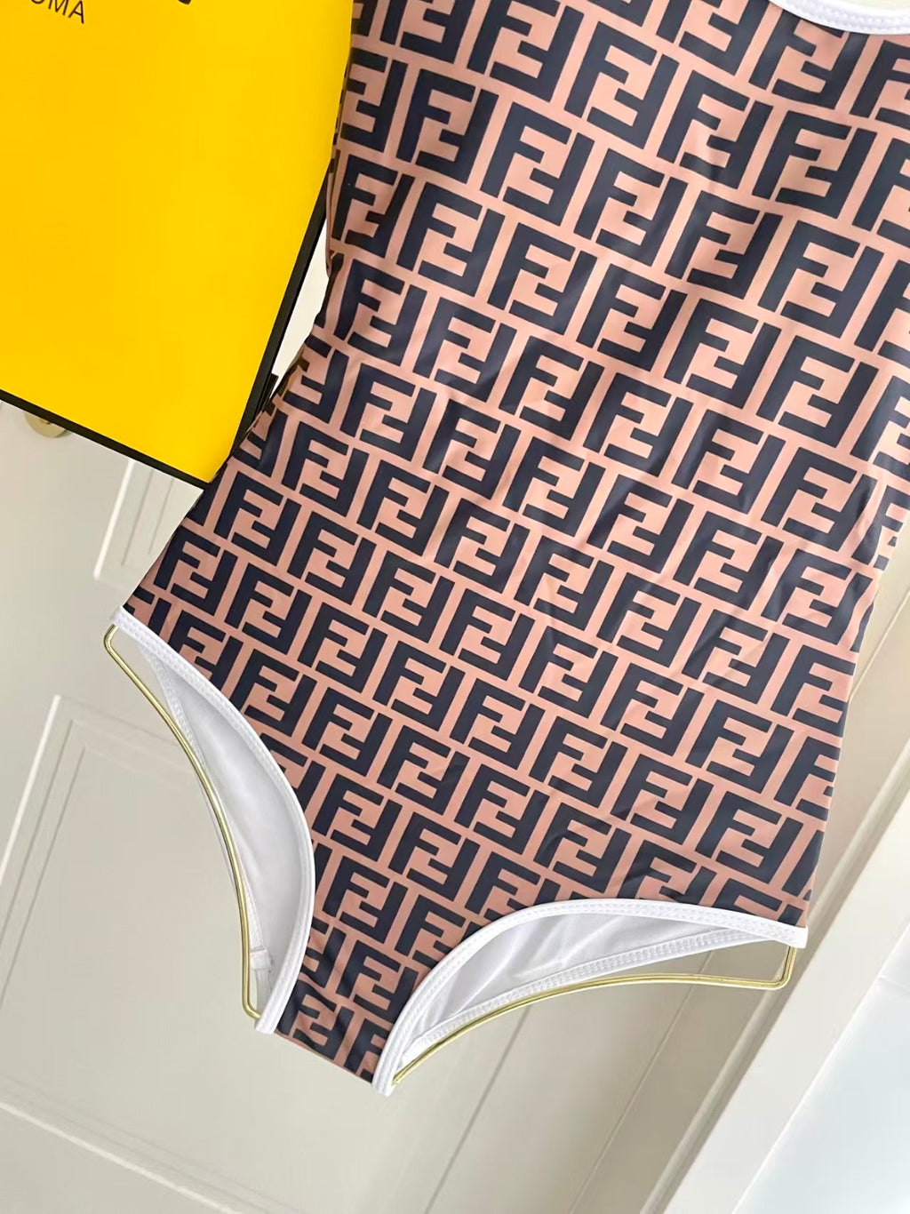 New letter printed one-piece swimsuit