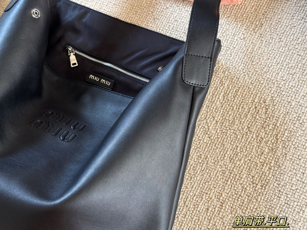 Flat mouth vertical tote bag