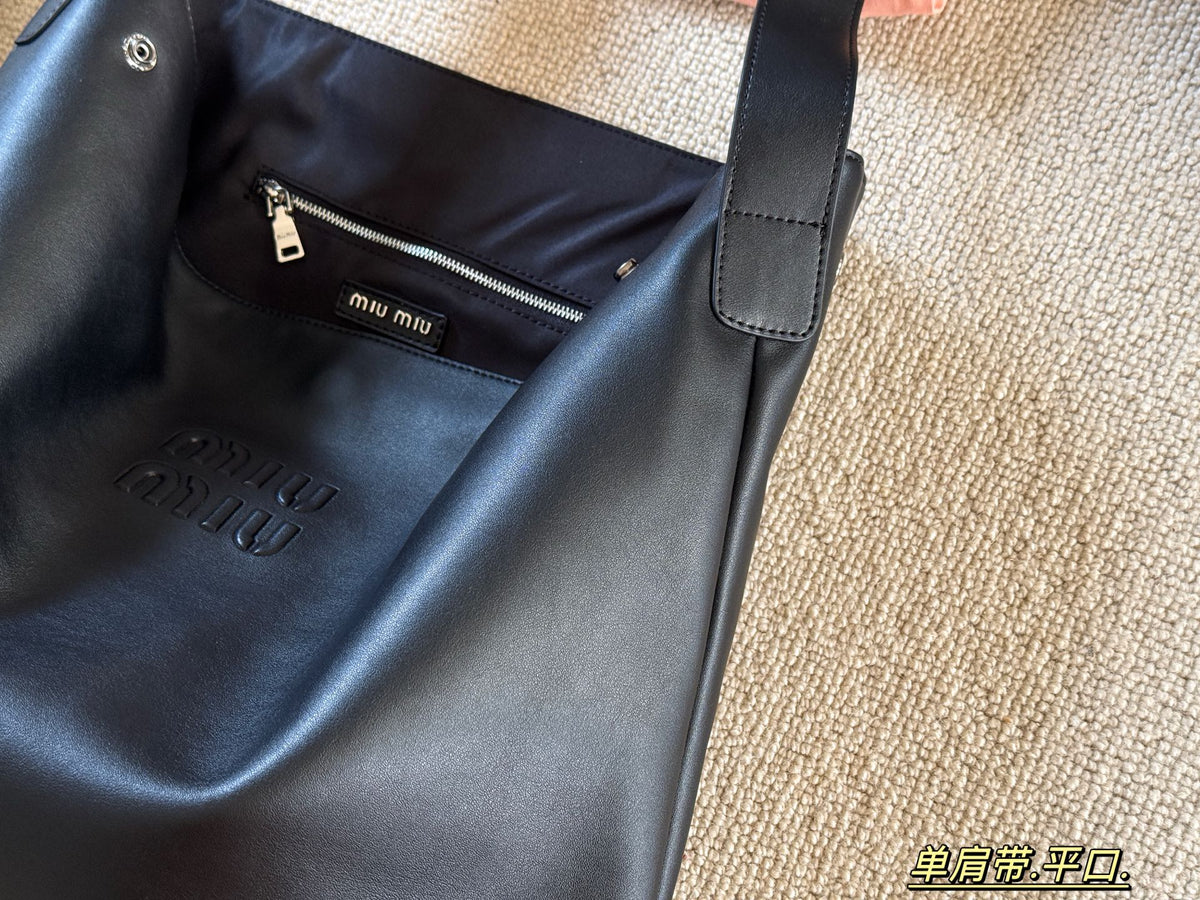 Flat mouth vertical tote bag