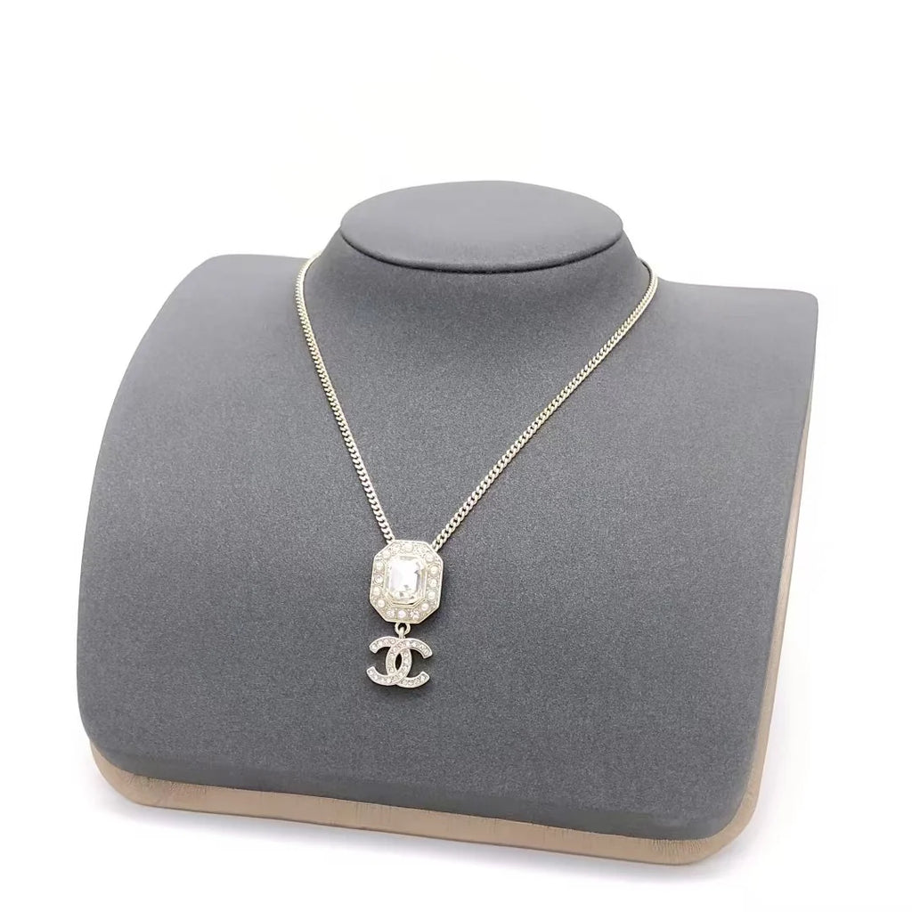 New block necklace
