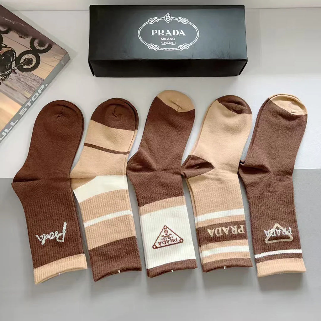 New triangular logo letter socks