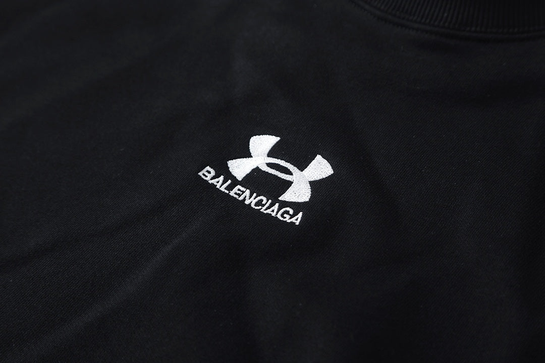 Embroidered round neck hoodie