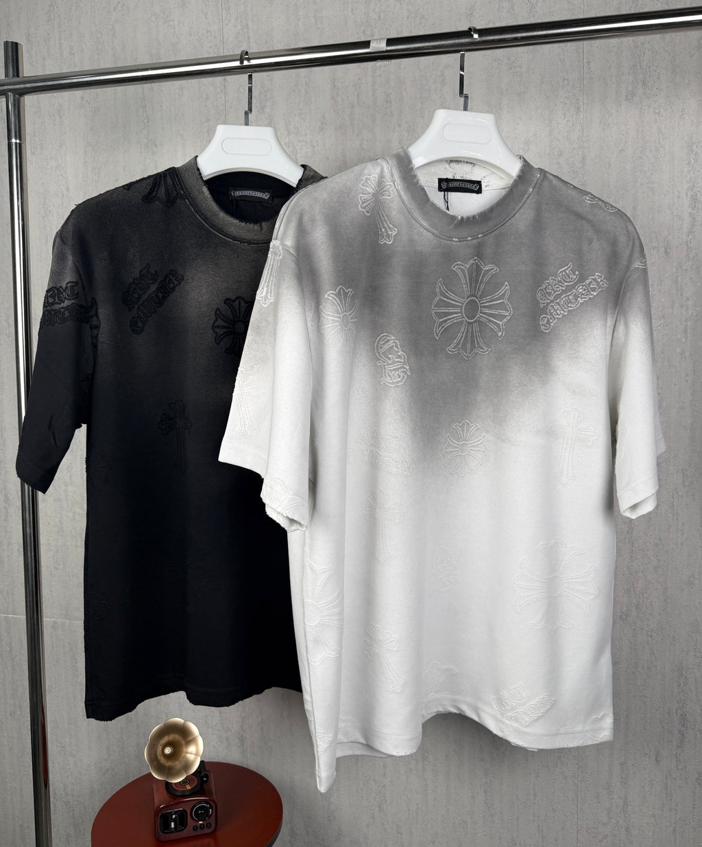 American style acid pickling, laser burning, flower pasting, fabric embroidery, couple casual short sleeved T-shirt