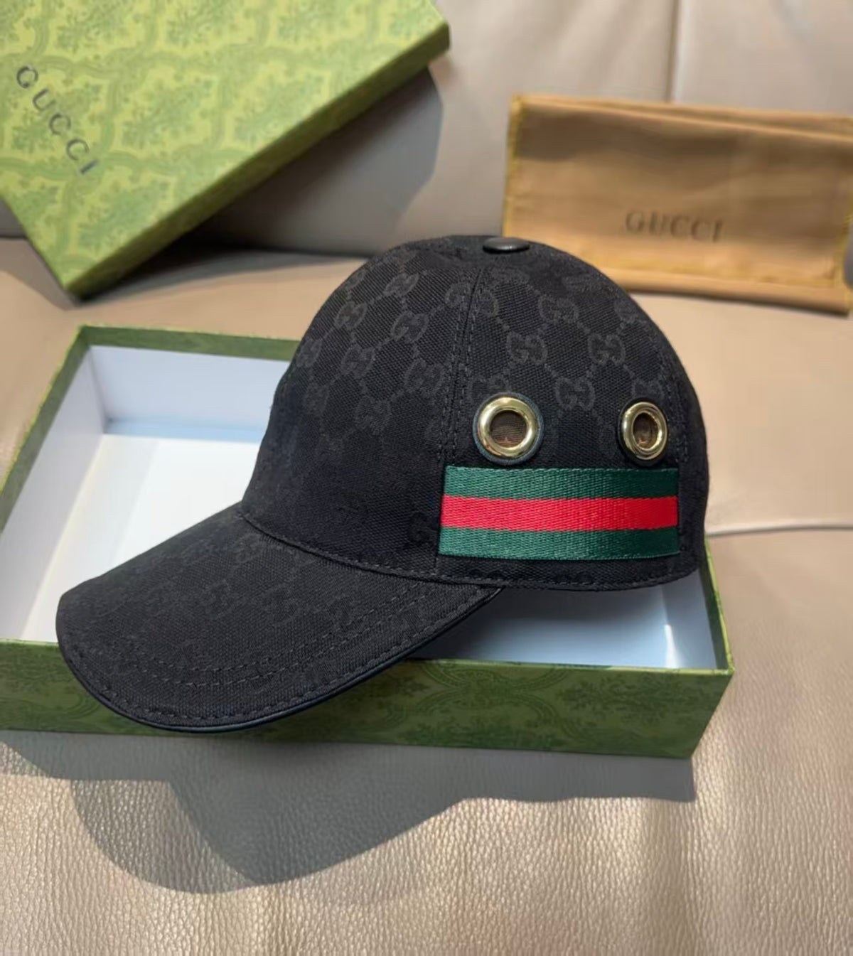 Steel buckle baseball cap