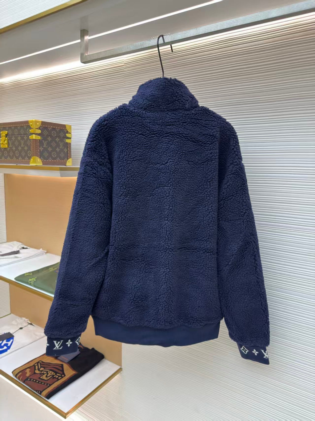 Sheep wool blended suede waistband jacket