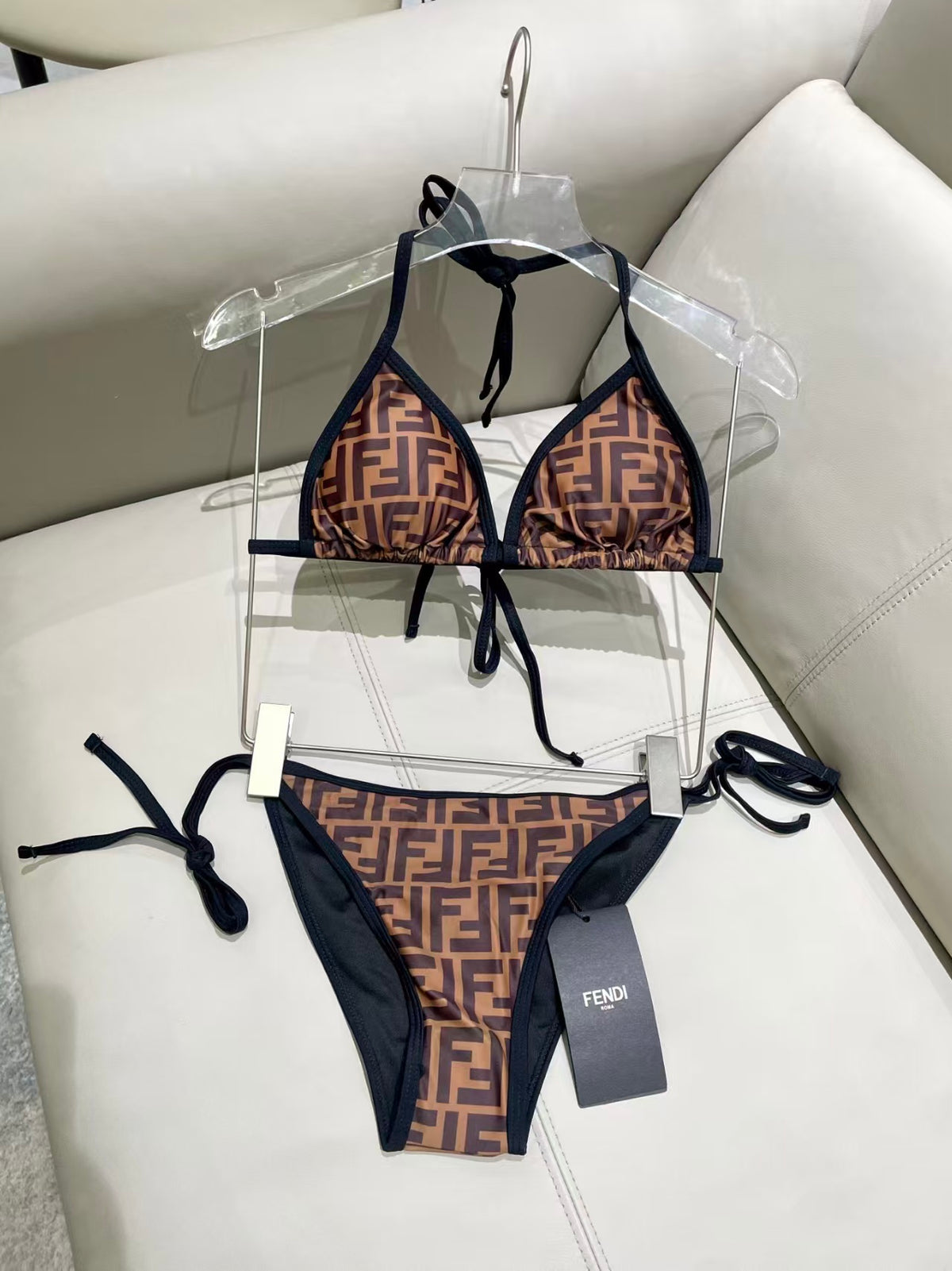 New split camisole swimsuit