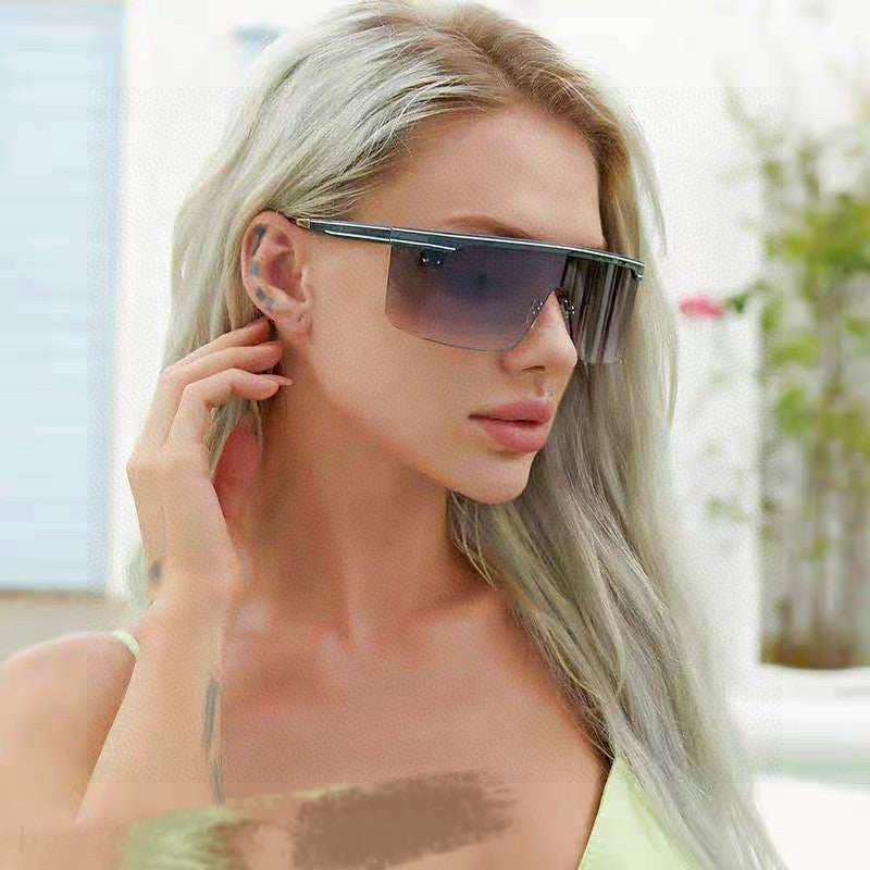Large frame letter logo fashionable sunglasses