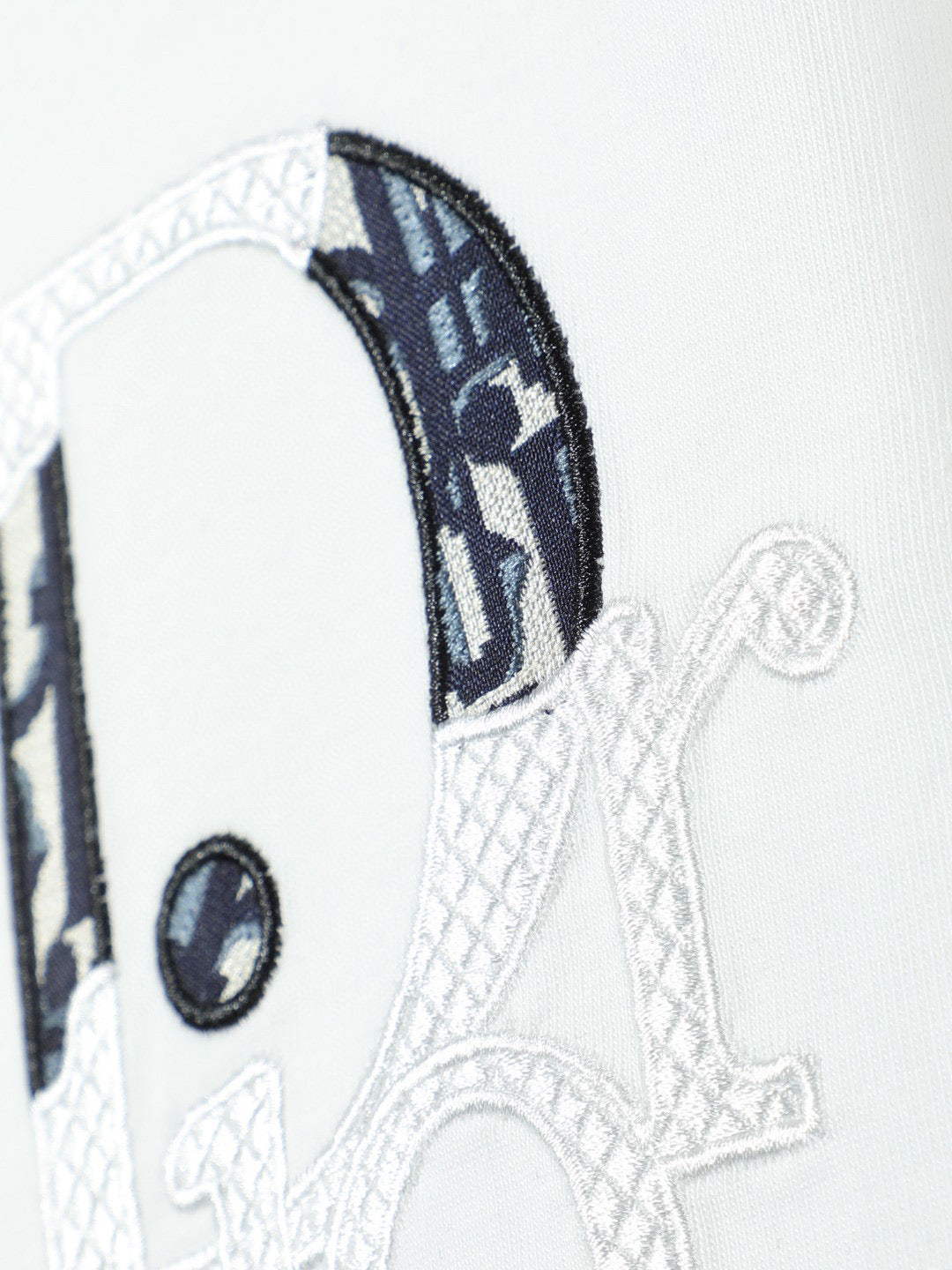 Chest letters 🪡 Embroidery+Simplified Letter Large Logo T-shirt at the Back