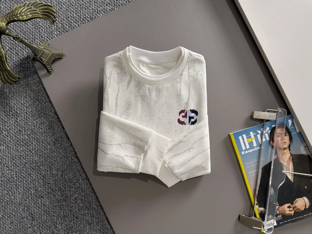 New round neck sweatshirt with long sleeves