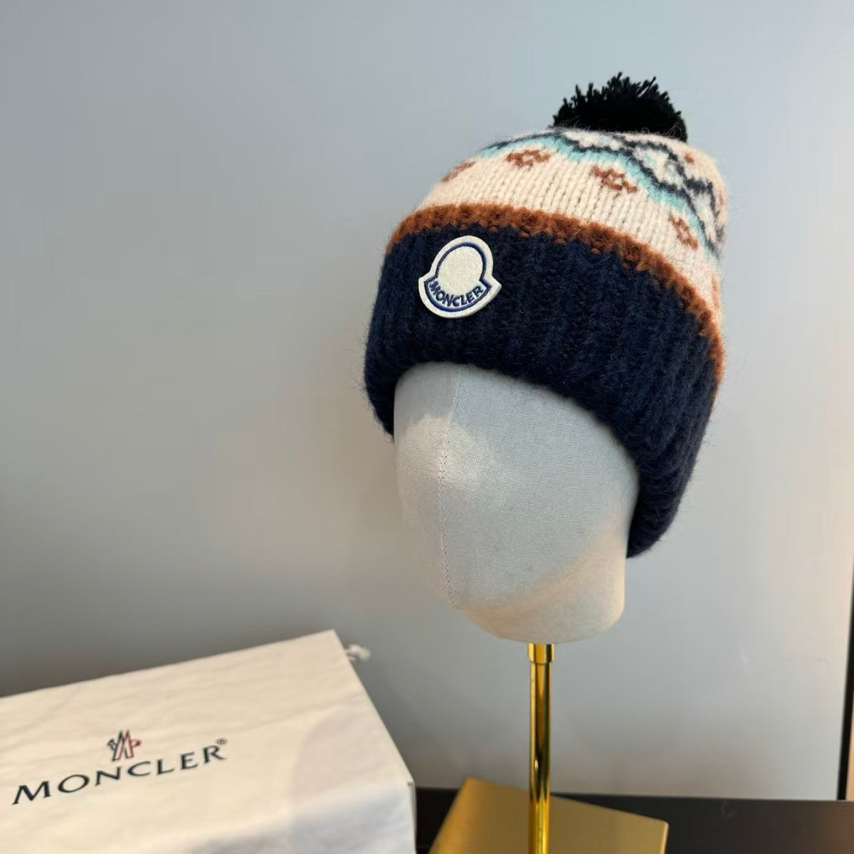 Explosive woolen hat