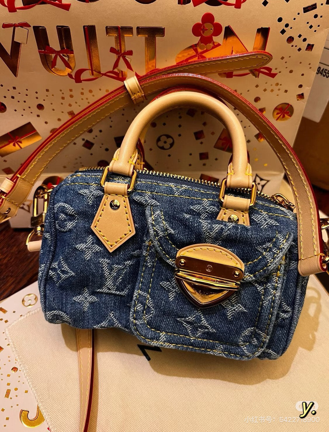 Blue denim pocket pillow bag