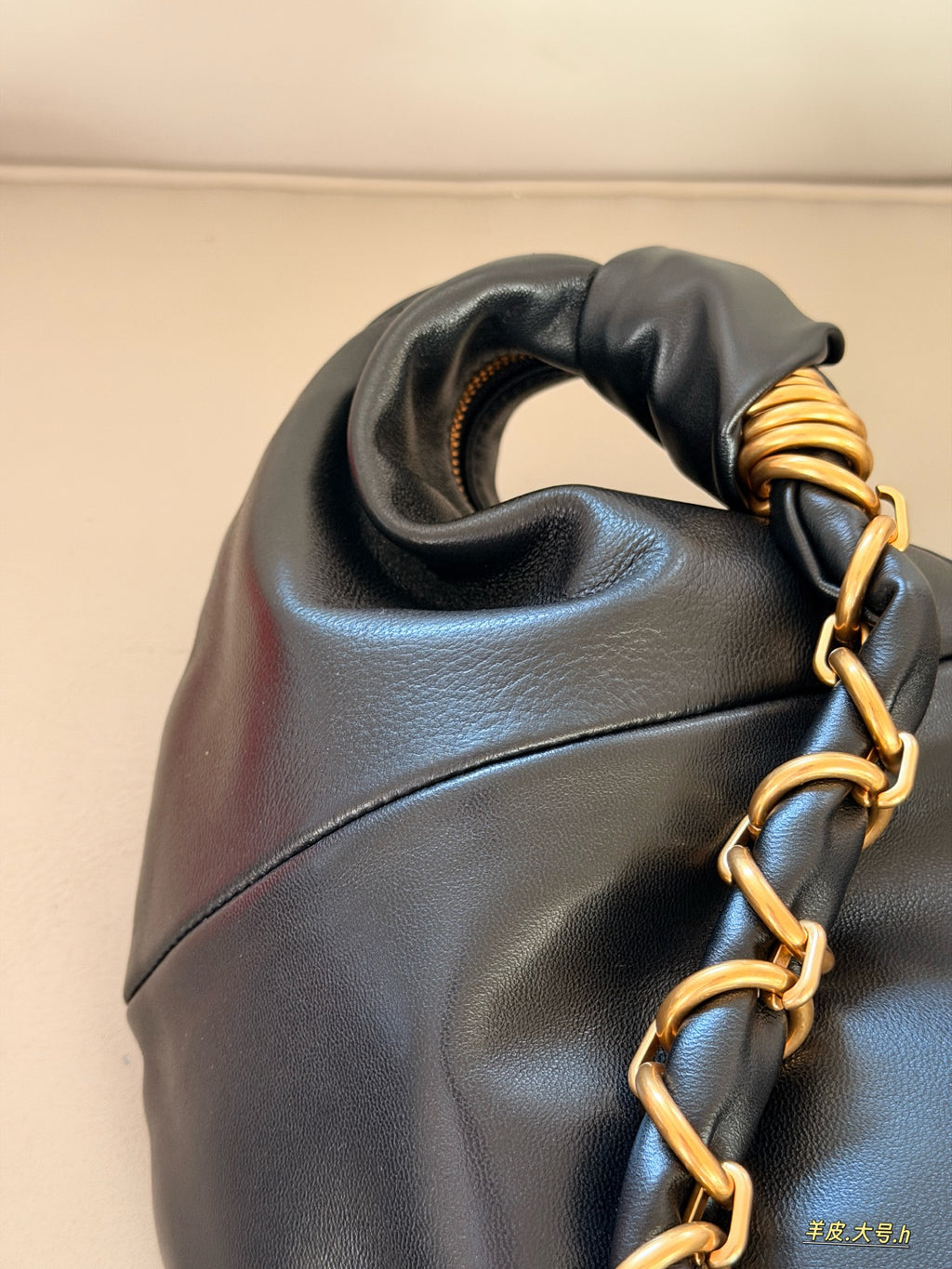 Round leather shoulder strap, crescent shaped semi-circular hobo, underarm bag, sheepskin