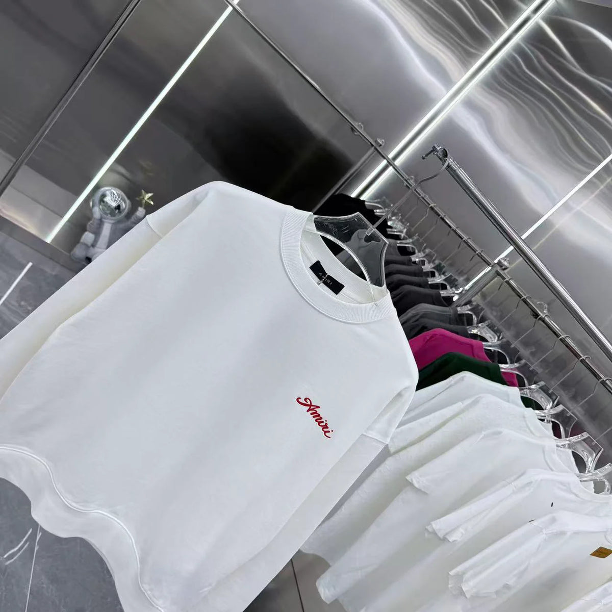 Round neck long sleeved sweatshirt