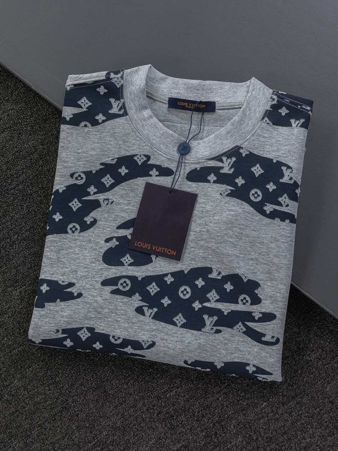 Full body cutting 🔥 Burning Flowers Clouds ☁️ letter logo 🪡 Embroidered round neck short sleeved T-shirt