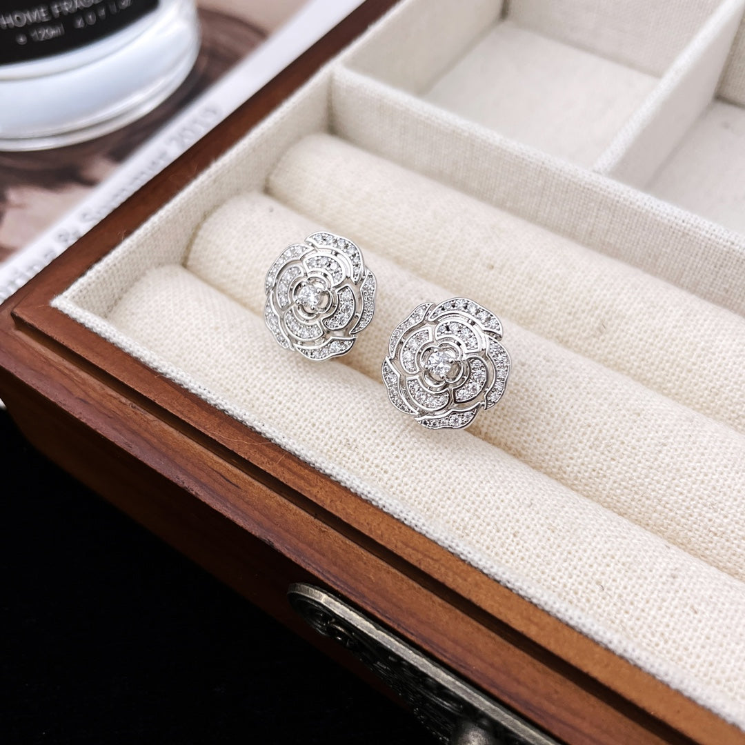 BOUTON DIAMOND STUD EARRINGS