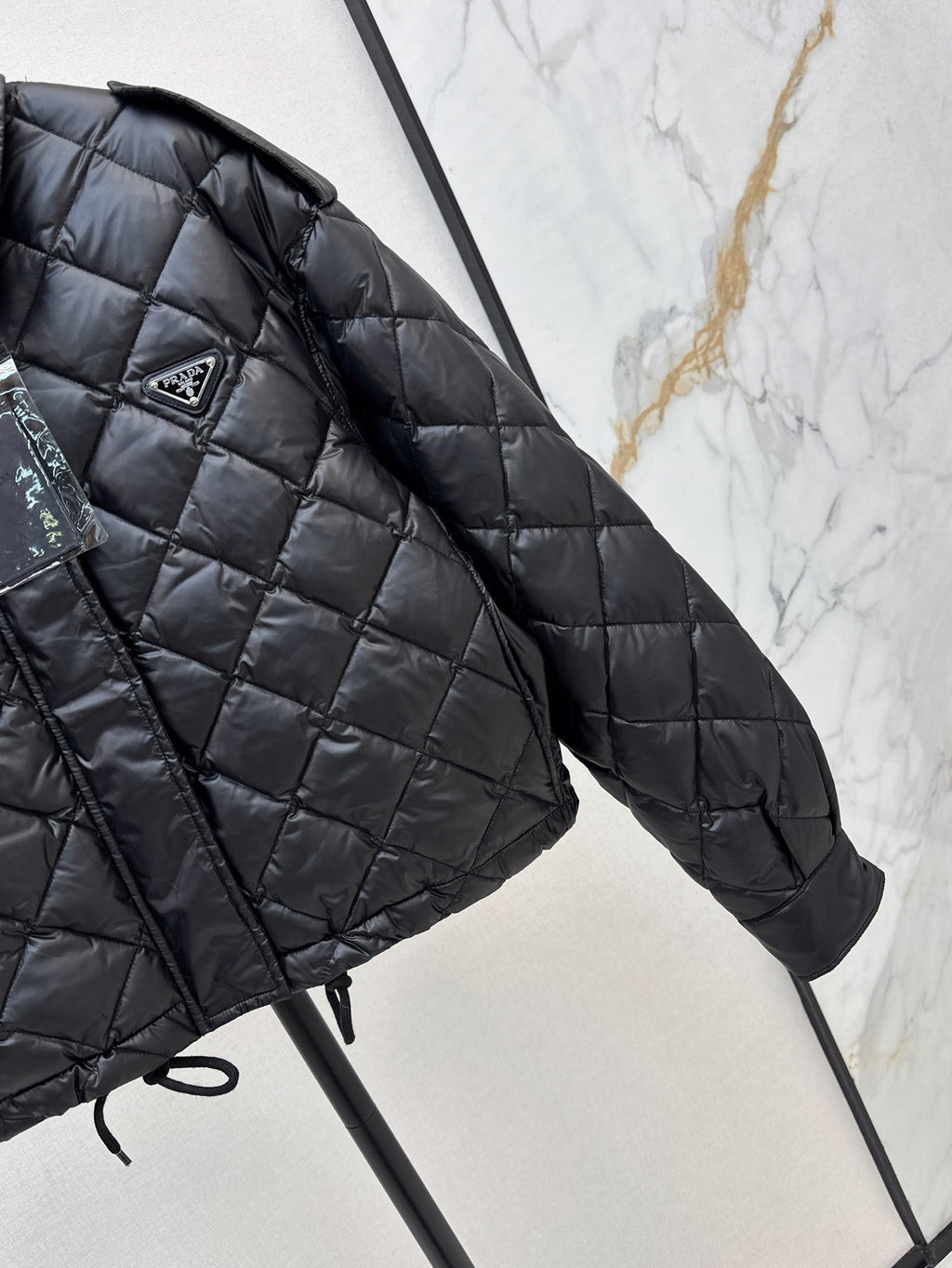 Diamond-patterned lapel short down jacket