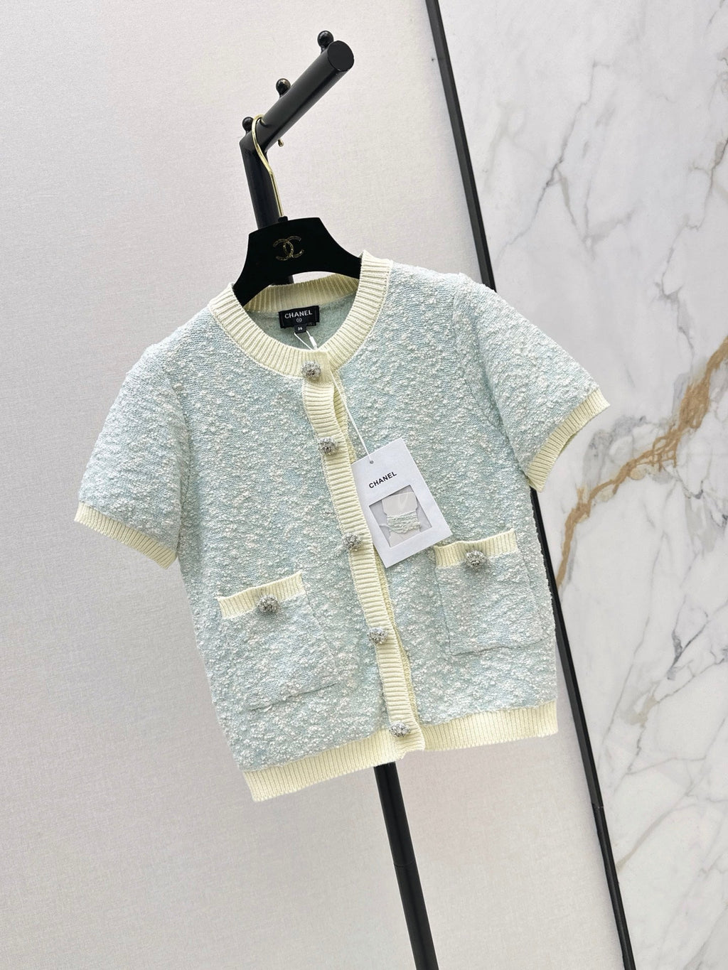 Short-sleeved cardigan with contrasting trim