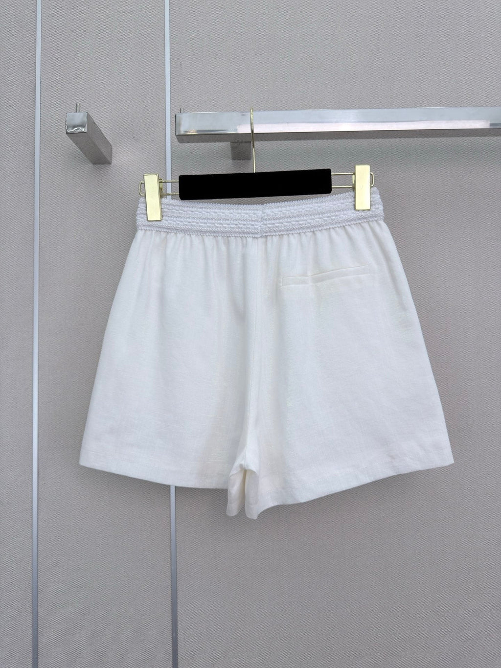 Elastic-waist shorts