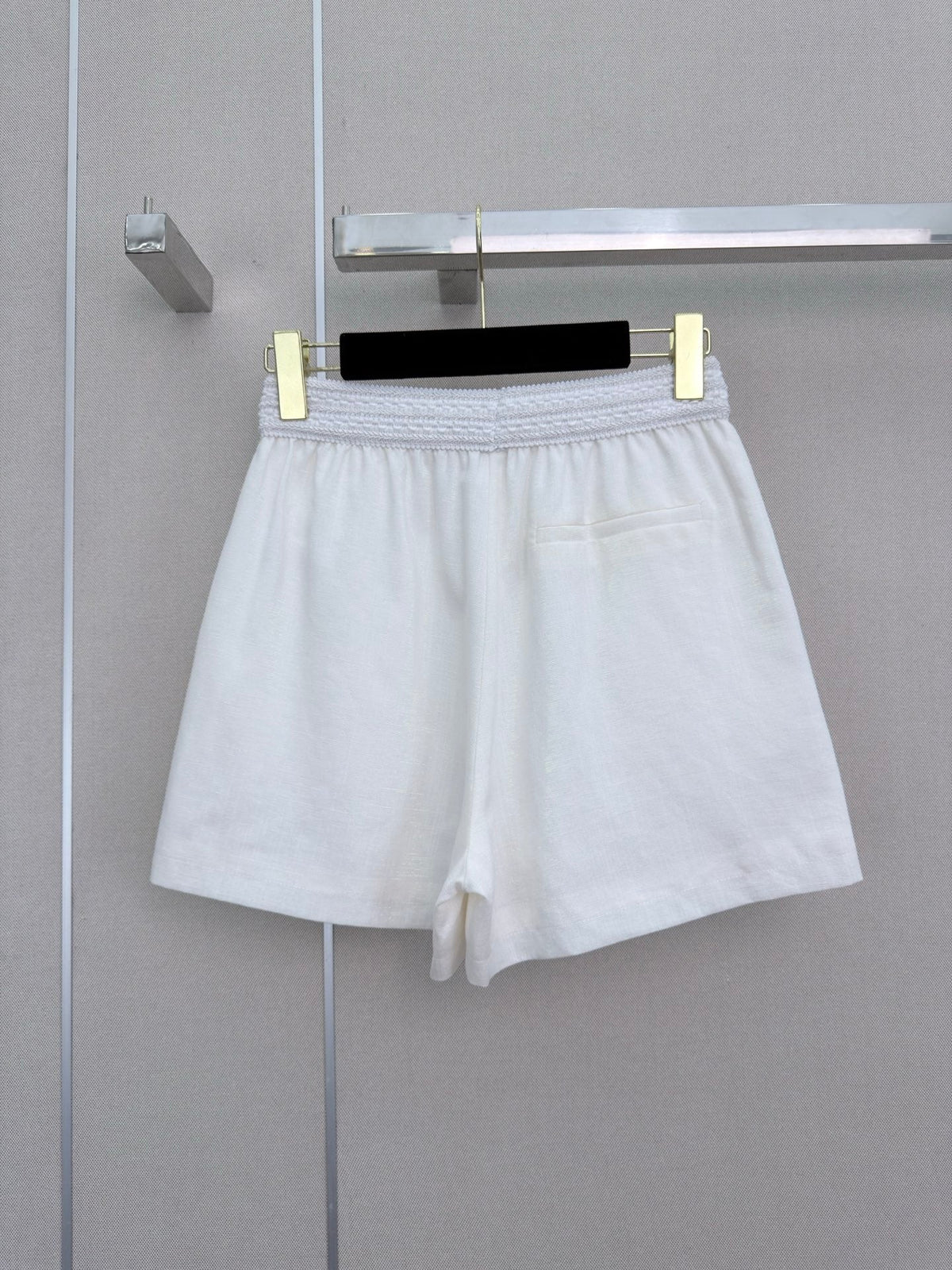 Elastic-waist shorts