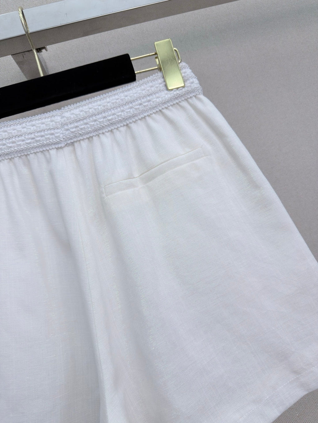 Elastic-waist shorts