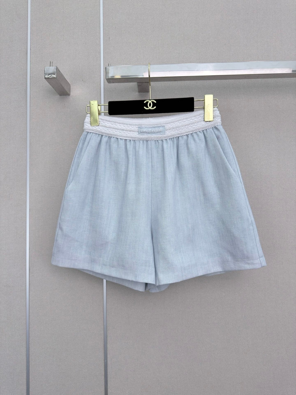 Elastic-waist shorts