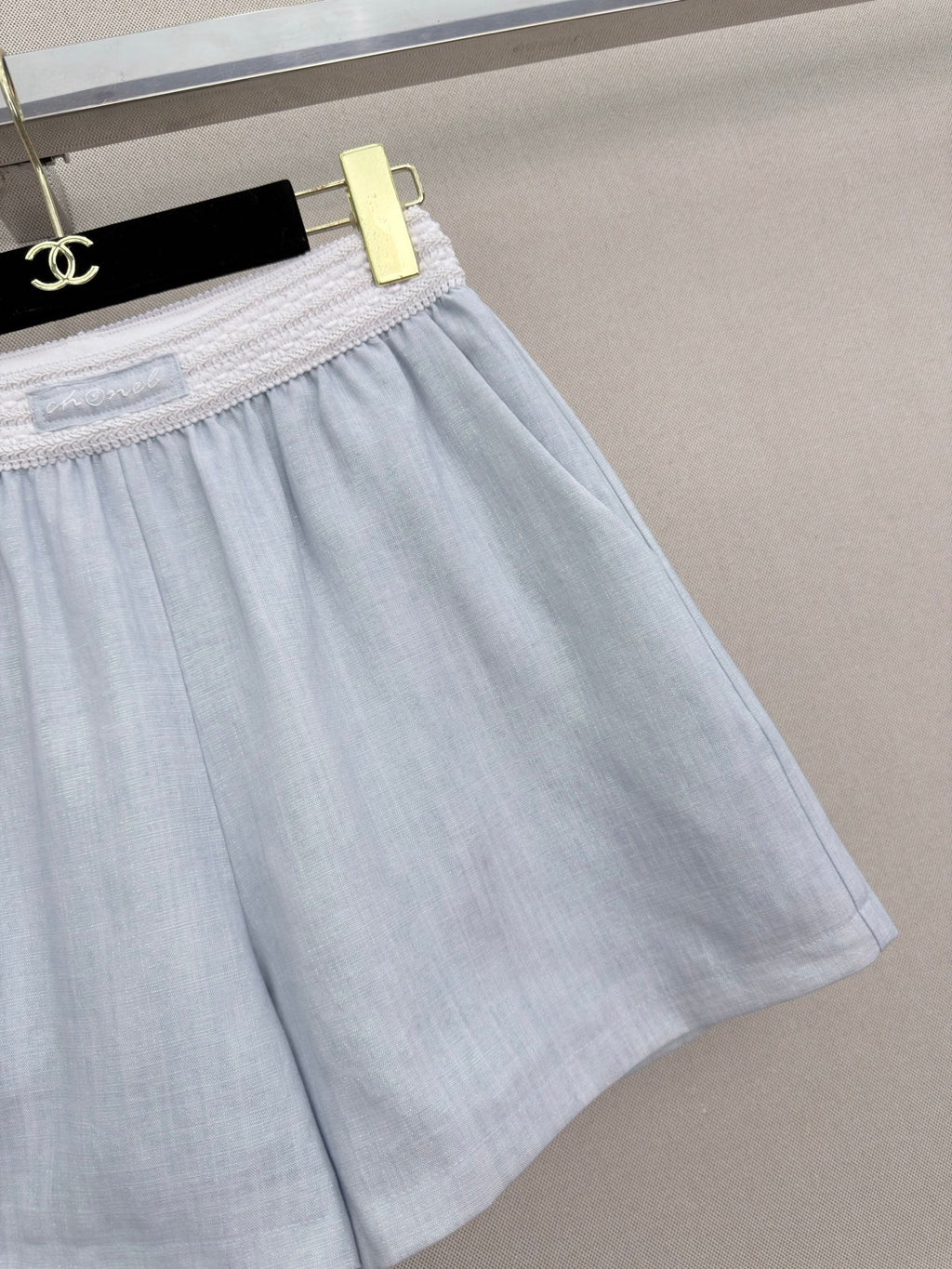 Elastic-waist shorts