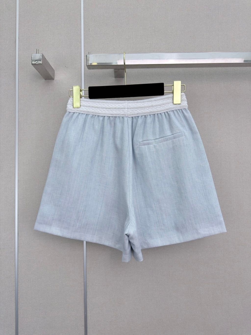 Elastic-waist shorts