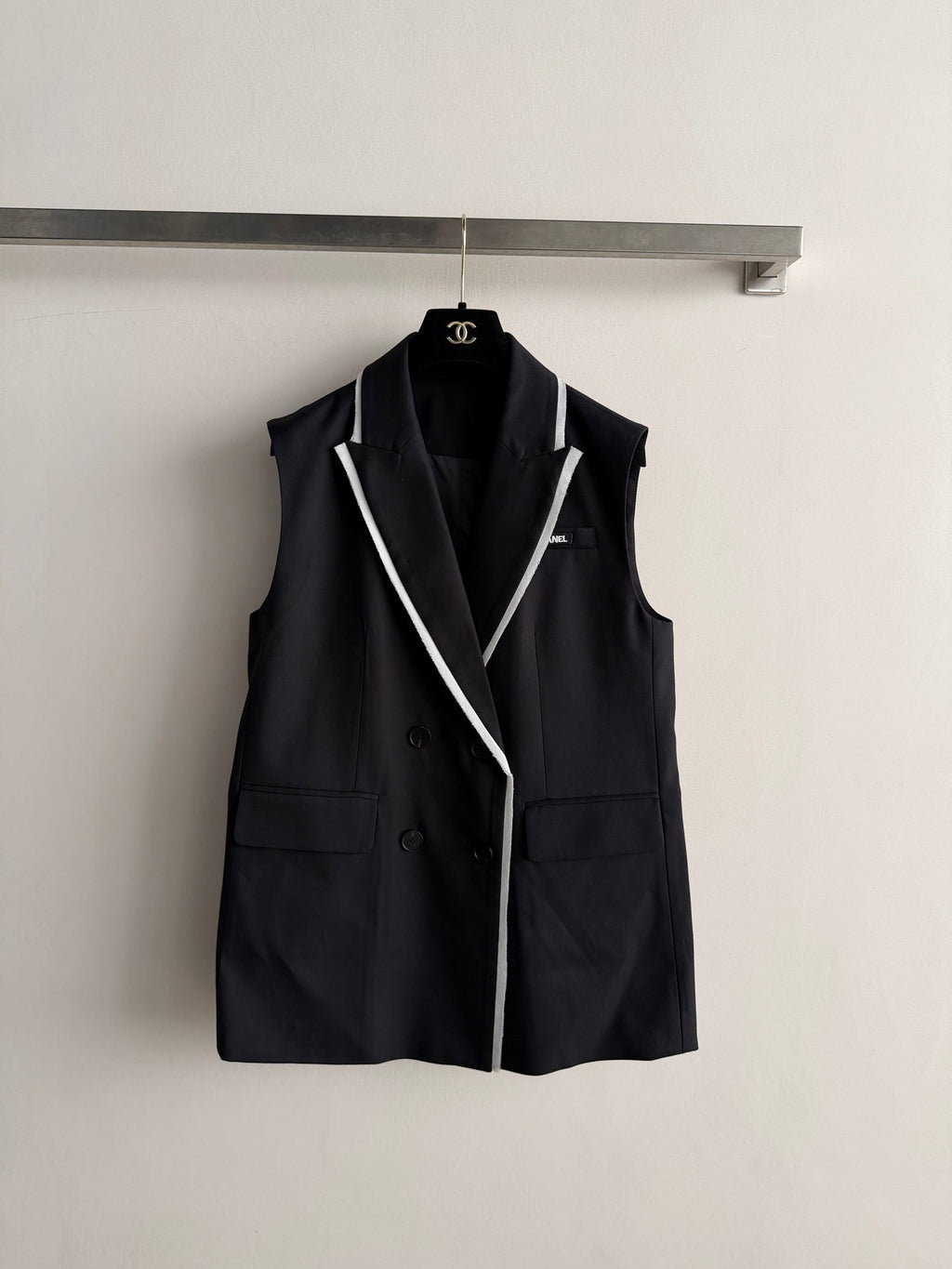 26 New Vest and Pleated Skirt Set