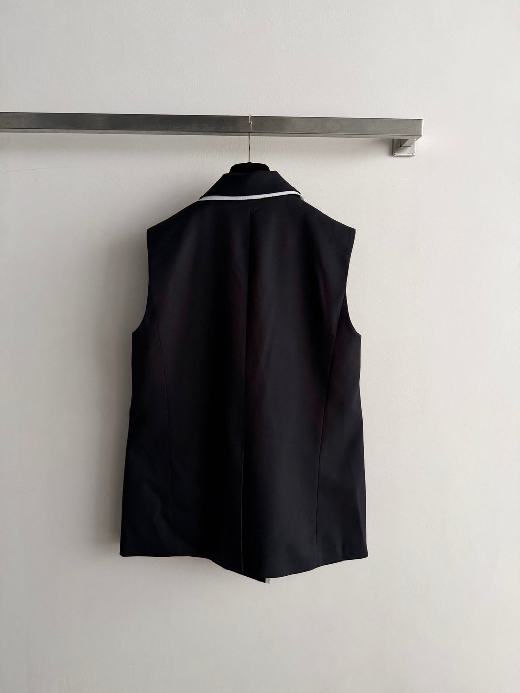 26 New Vest and Pleated Skirt Set