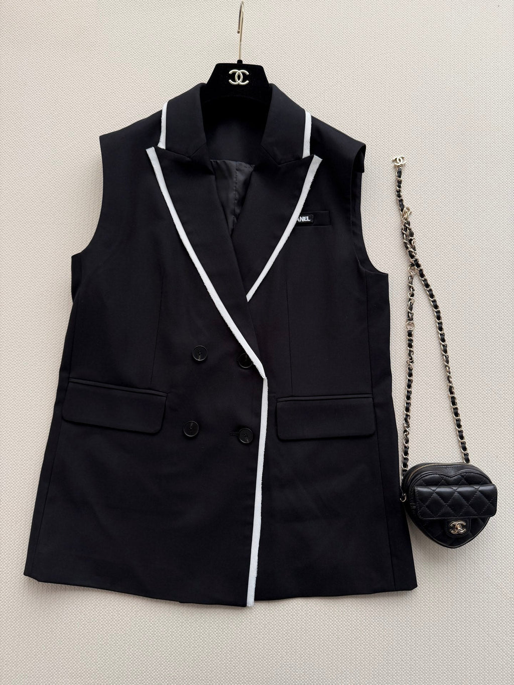 26 New Vest and Pleated Skirt Set