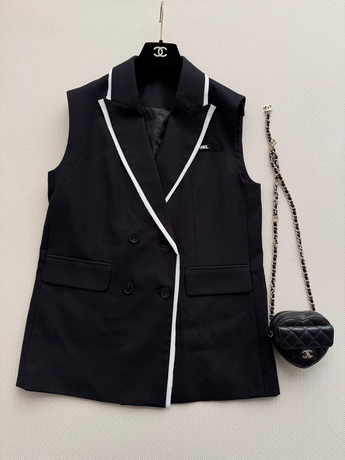 26 New Vest and Pleated Skirt Set