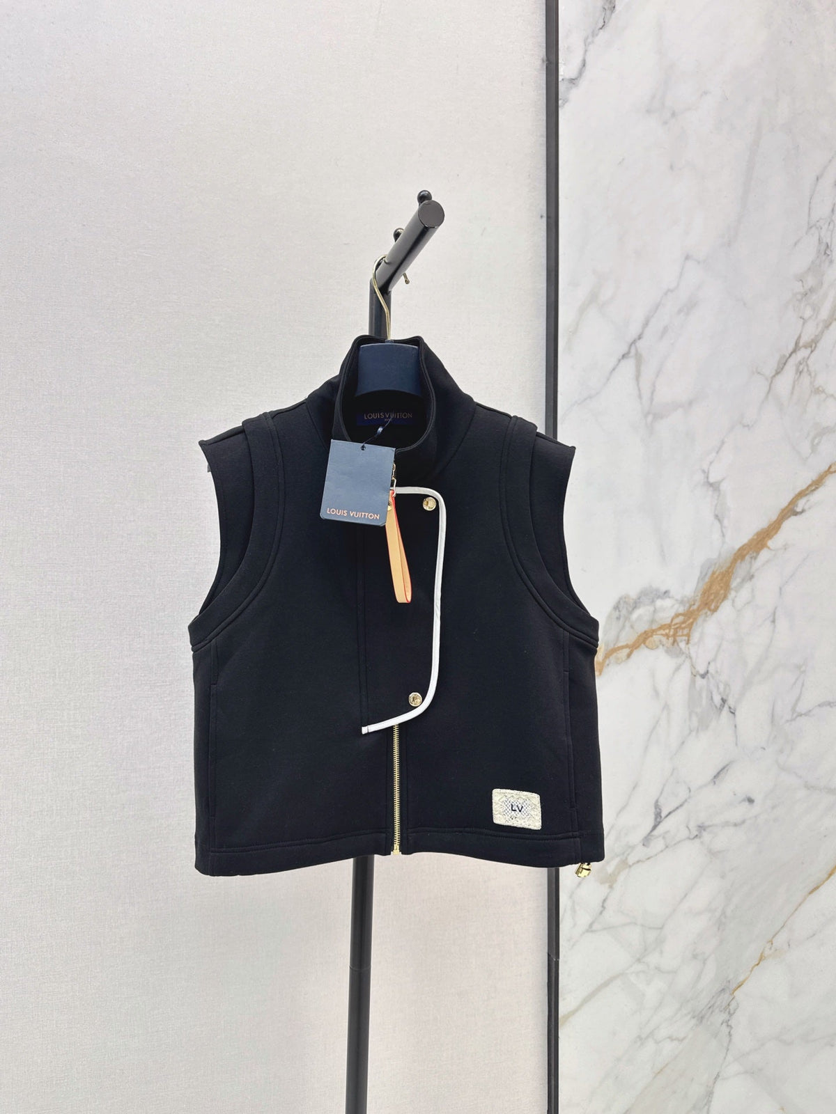 26 Early Autumn New Vest