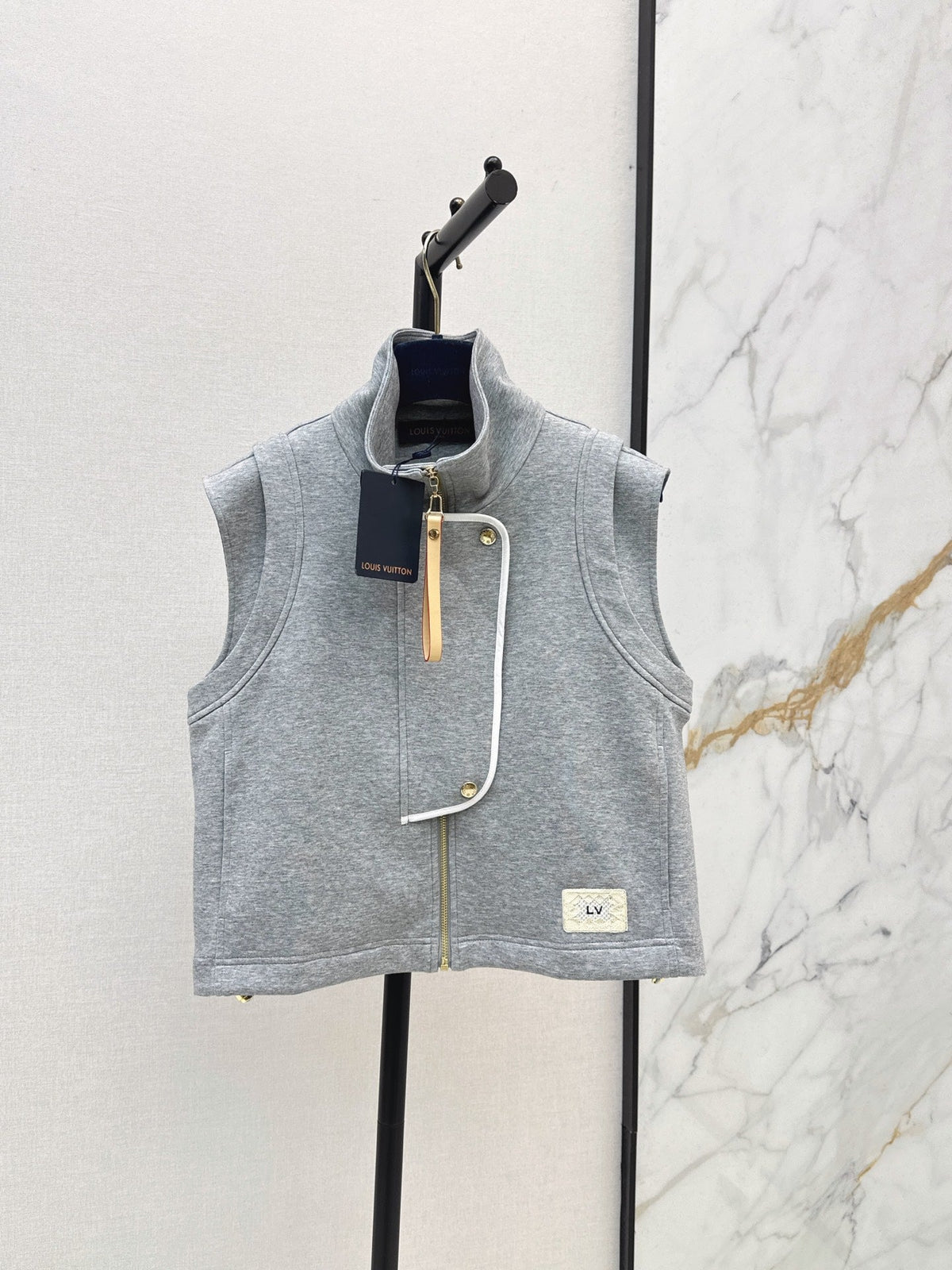 26 Early Autumn New Vest