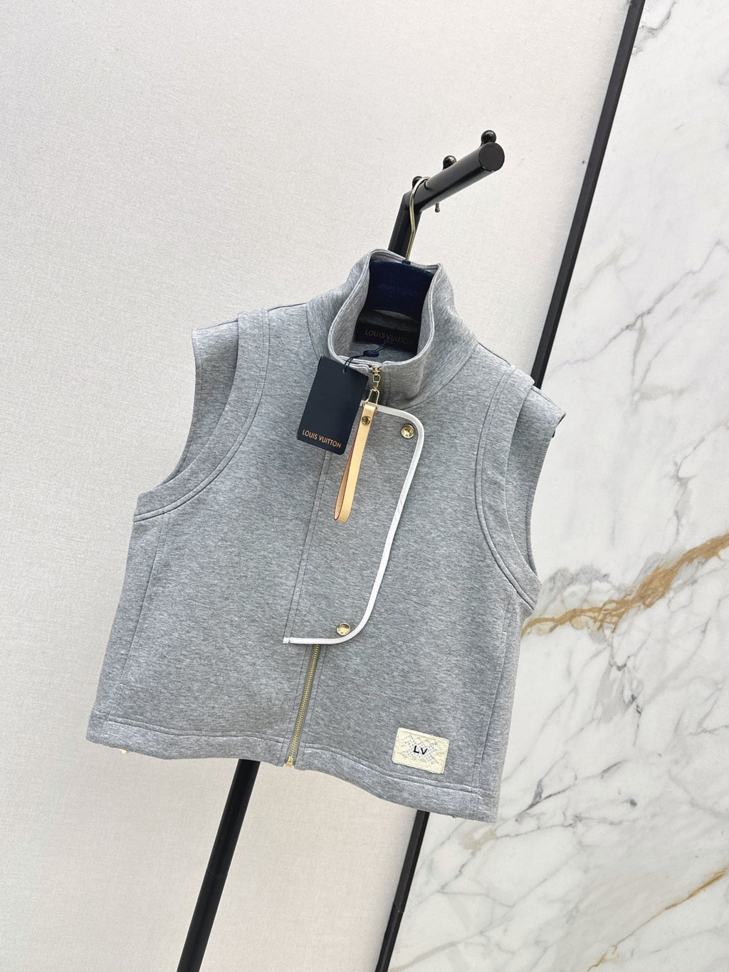 26 Early Autumn New Vest